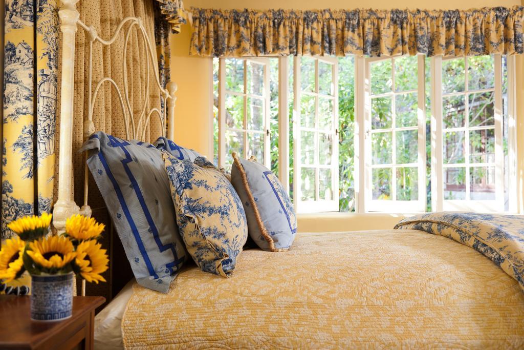 Old Monterey Inn Habitación foto